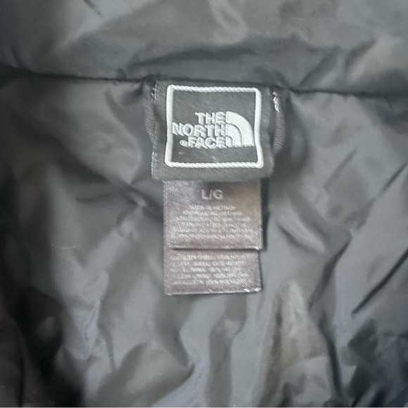 The North Face Black Puffy Winter Coat - Picture 3 of 3
